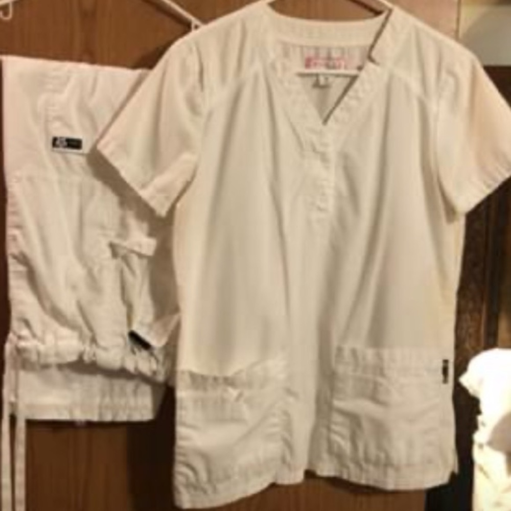 Uniforms/scrubs